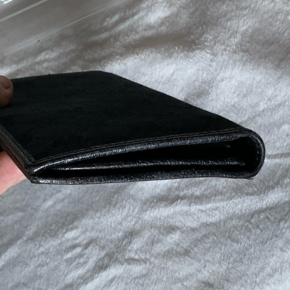 Gucci Black Wallet with Gold Accent - Picture 7 of 7